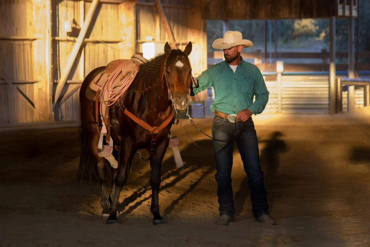 Loren Ricaud, gérant du ranch équestre Lou Simbèu en Camargue